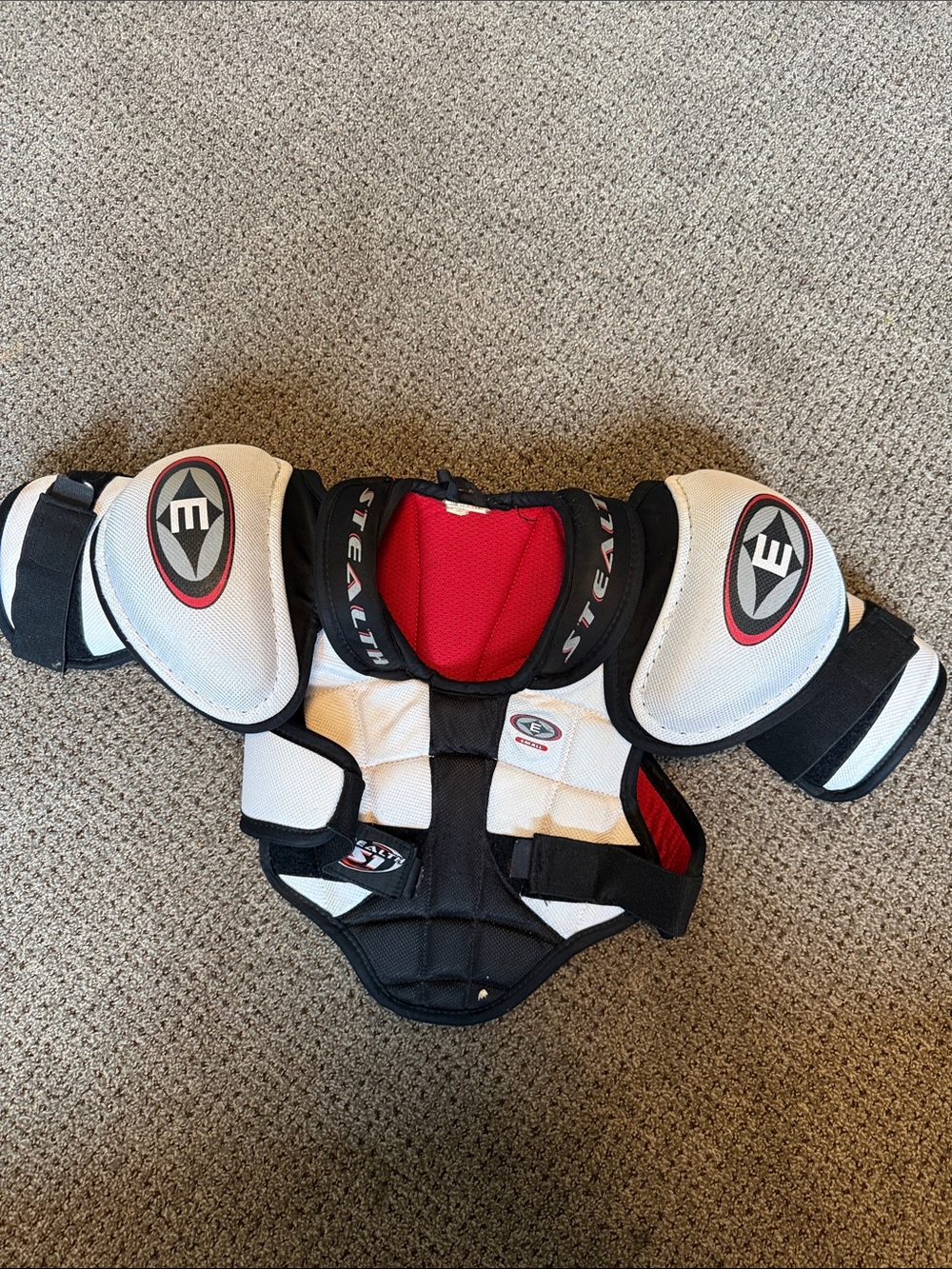 Easton Stealth Junior Small Hockey Shoulder Pads in Black, White, Red
